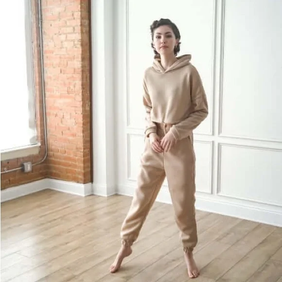 Cropped Hoodie and Sweatpants Set - Picture 2 of 3